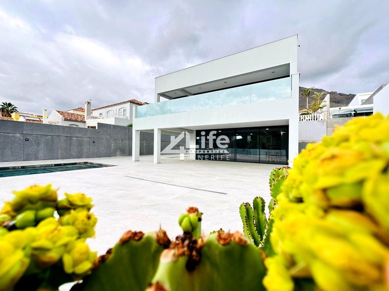 Villa for Sale in Costa Adeje, Adeje 1