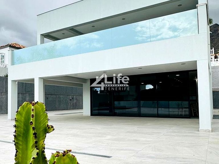 Villa for Sale in Costa Adeje, Adeje 29