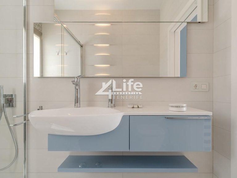 Villa for Sale in Costa Adeje, Adeje 40