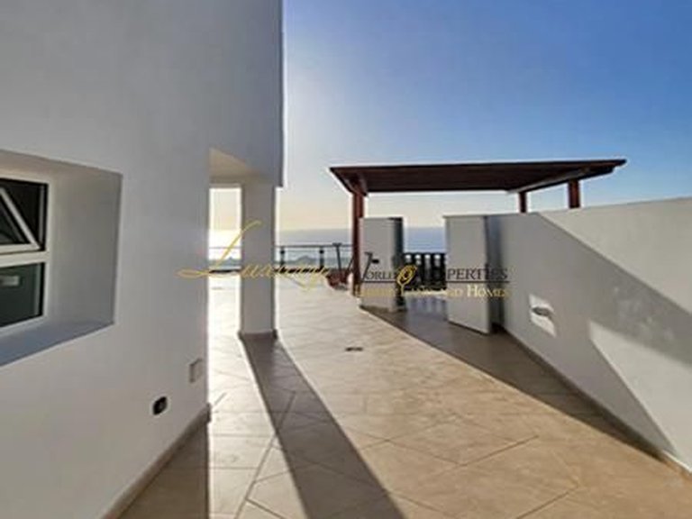 Villa for Sale in Costa Adeje, Tenerife, España 37
