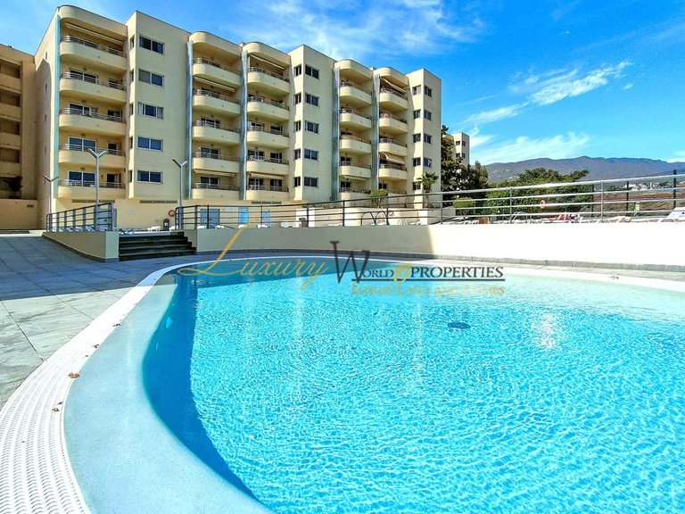 Apartment for Sale in Playa Paraiso, Tenerife, España 17