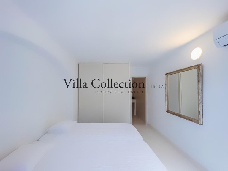 Villa for Sale in Santa Eulalia Del Rio, Balearic Islands 33