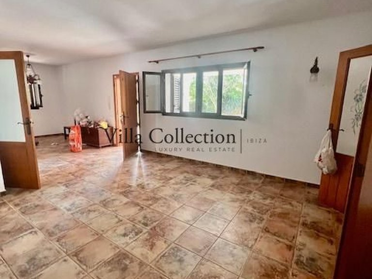 Villa for Sale in San Jorge De Ses Salines, Balearic Islands 8