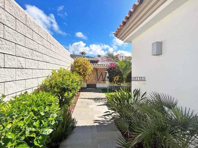 Villa for Sale in Playa De La Arena, Tenerife, España 43