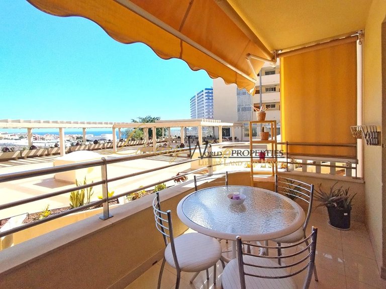 Apartment for Sale in Playa Paraiso, Tenerife, España 1