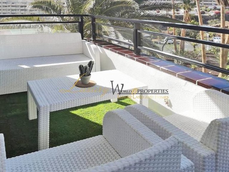 Apartment for Sale in Playa Paraiso, Tenerife, España 3