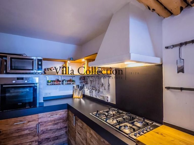 Villa for Sale in Santa Eulalia Del Rio, Balearic Islands 12