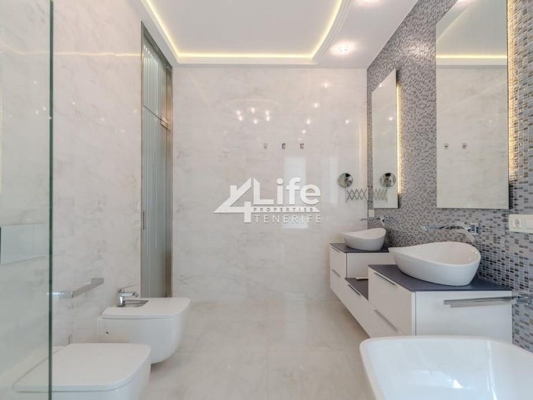 Villa for Sale in Costa Adeje, Adeje 28