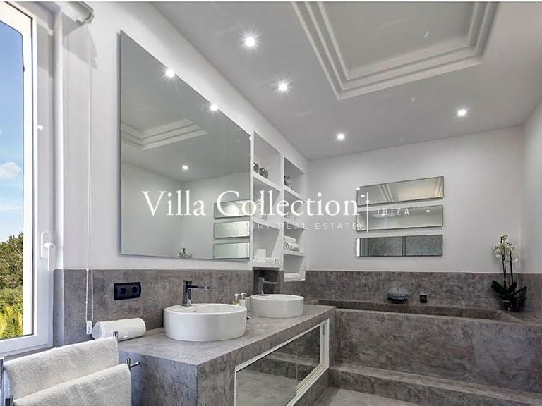 Villa for Sale in Sant Josep De Sa Talaia, Balearic Islands 20