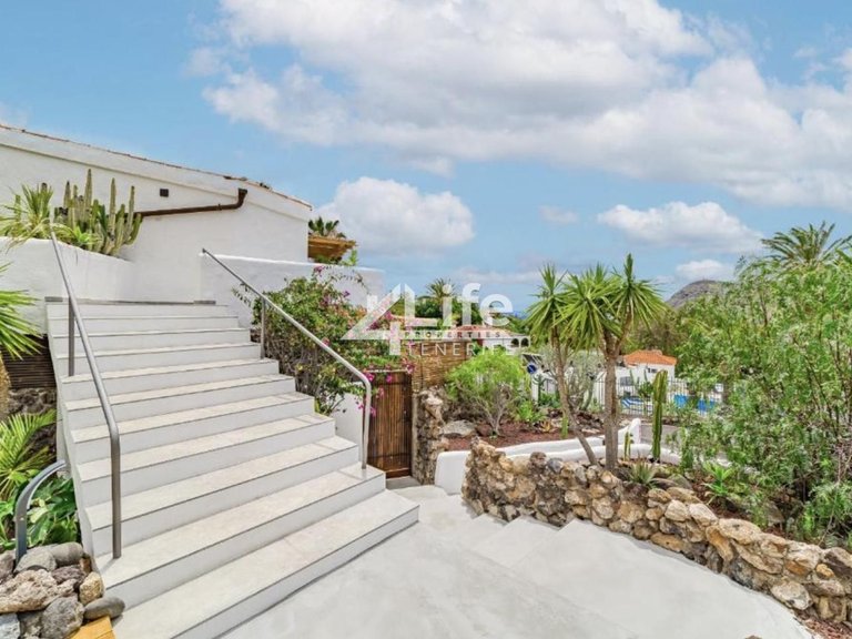 Villa for Sale in Chayofa, Arona 37