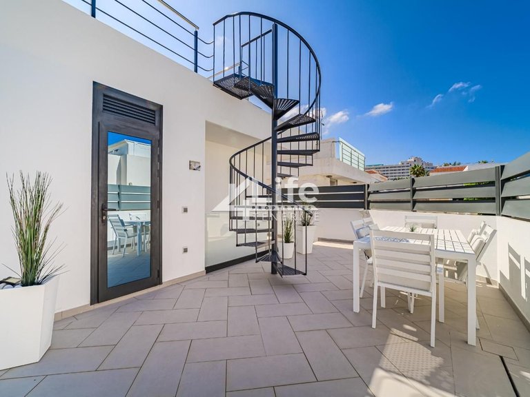 Villa for Sale in Costa Adeje, Adeje 26