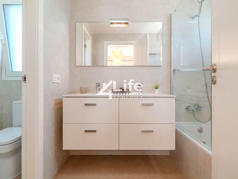 Villa for Sale in Playa Paraiso, Adeje 27
