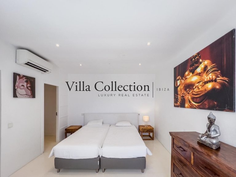 Villa for Sale in Santa Eulalia Del Rio, Balearic Islands 25
