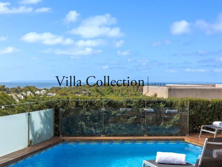 Villa for Weekly Rent in Cap Martinet, Balearic Islands 31