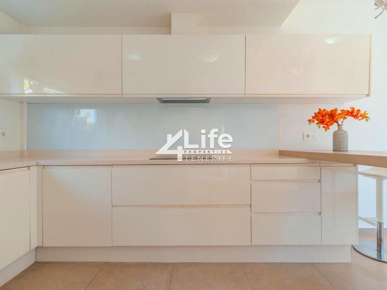 Villa for Sale in Playa Paraiso, Adeje 15