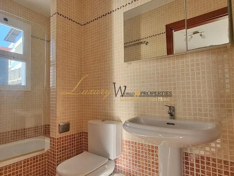 Villa for Sale in Costa Adeje, Tenerife, España 20