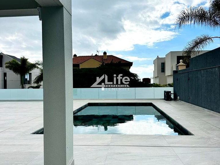 Villa for Sale in Costa Adeje, Adeje 18