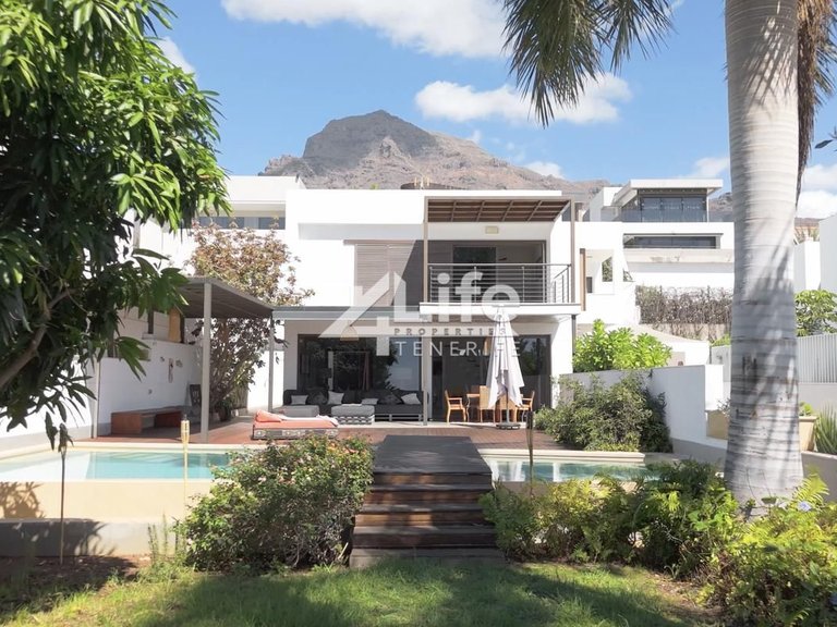 Villa for Sale in Costa Adeje, Adeje 1