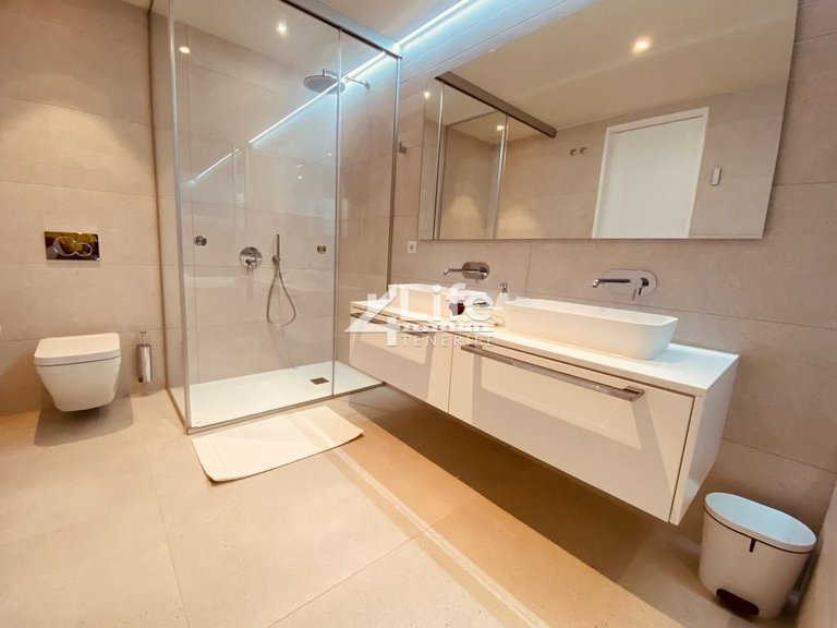 Villa for Sale in Costa Adeje, Adeje 10