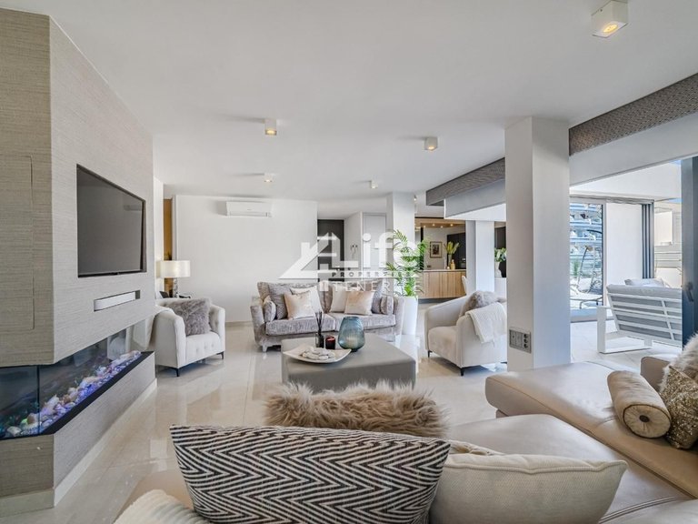 Villa for Sale in Costa Adeje, Adeje 17