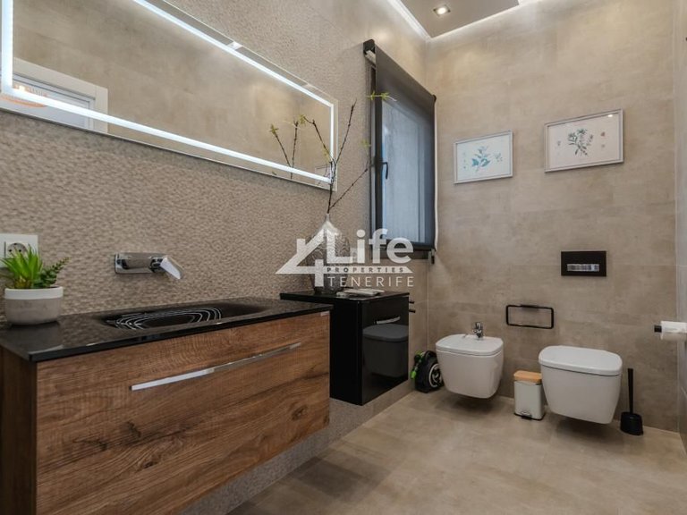 Villa for Sale in Costa Adeje, Adeje 30