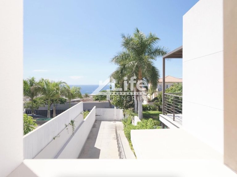 Villa for Sale in Costa Adeje, Adeje 7