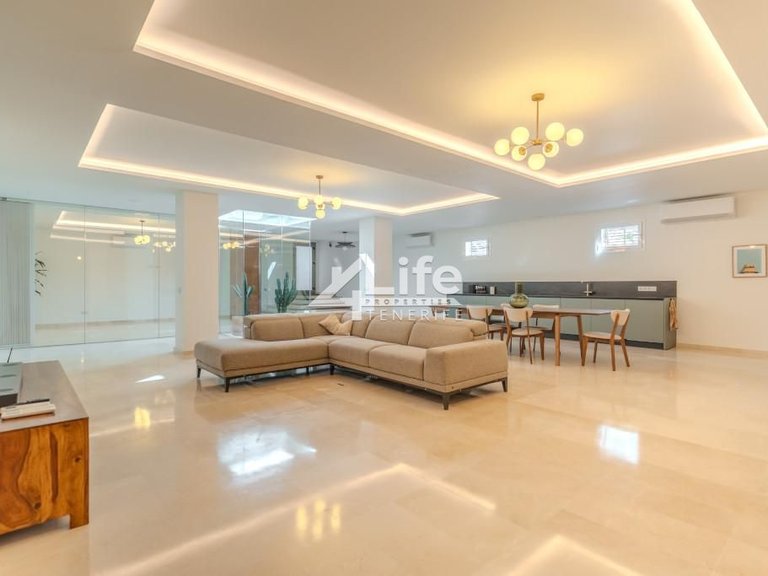 Villa for Sale in Costa Adeje, Adeje 47