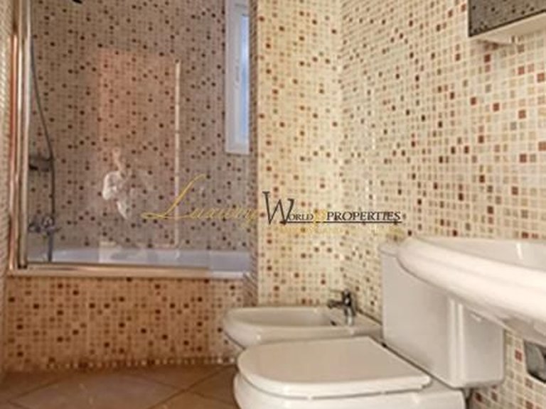 Villa for Sale in Costa Adeje, Tenerife, España 13