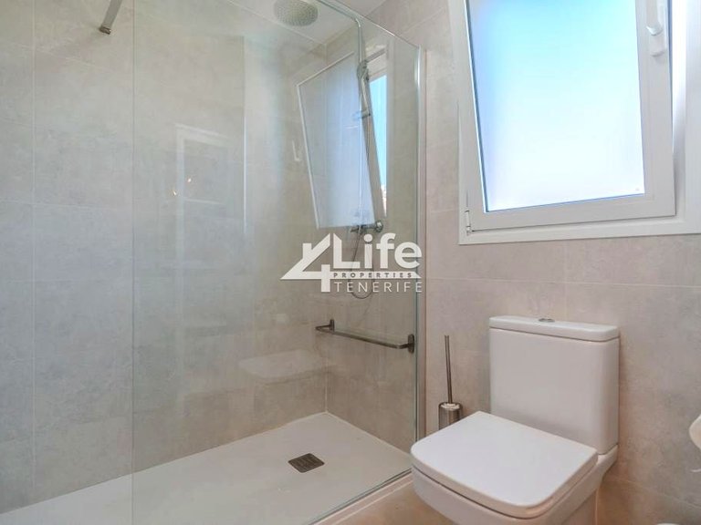 Villa for Sale in Playa Paraiso, Adeje 35