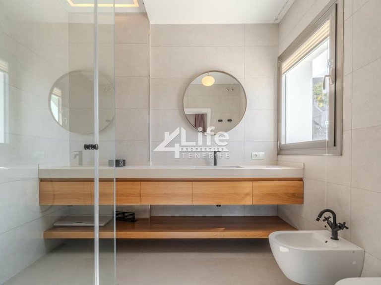 Villa for Sale in Costa Adeje, Adeje 34