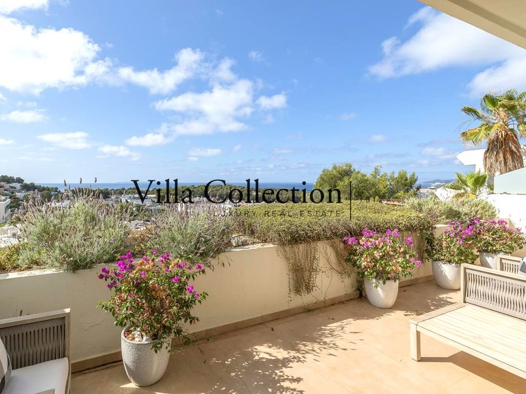 Villa for Weekly Rent in Cap Martinet, Balearic Islands 17