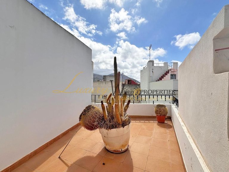 Villa for Sale in Guia De Isora, Tenerife, España 24