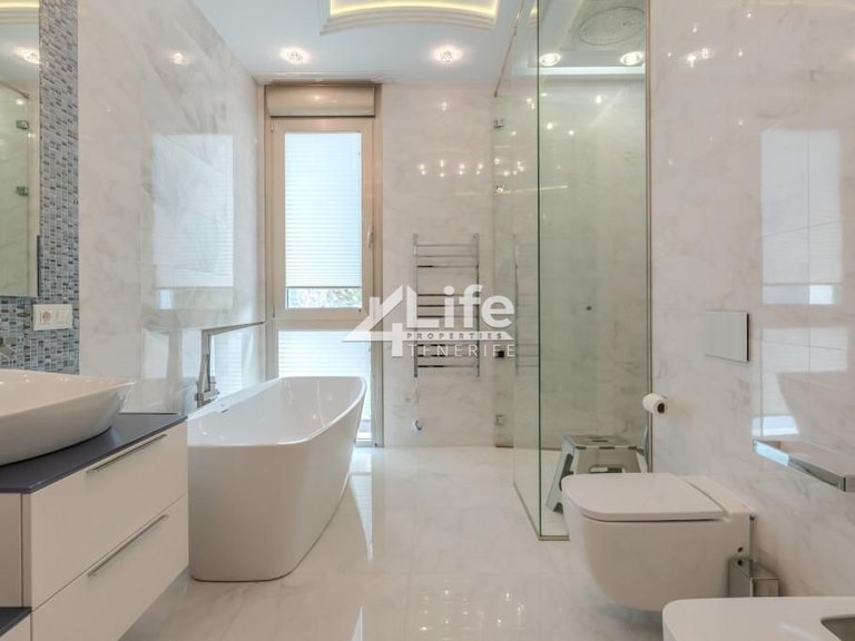 Villa for Sale in Costa Adeje, Adeje 27