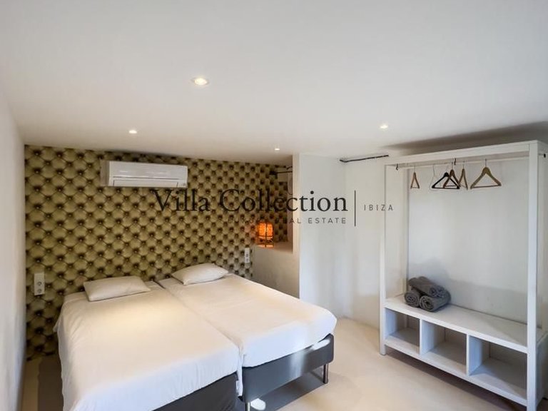 Villa for Sale in Santa Eulalia Del Rio, Balearic Islands 30