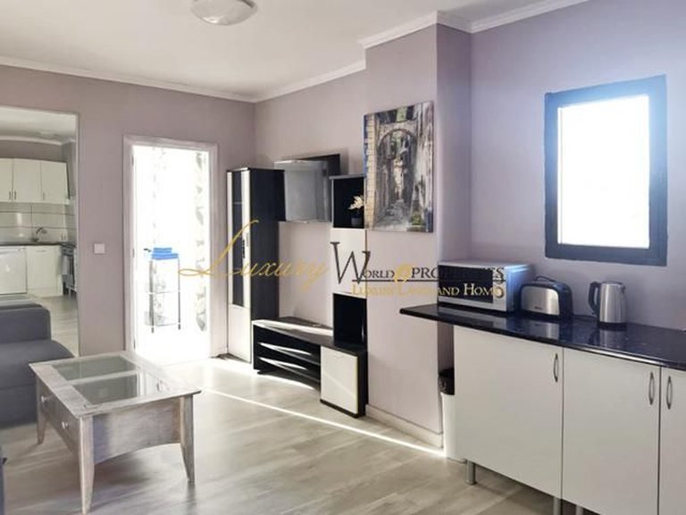 Apartment for Sale in Playa Paraiso, Tenerife, España 7