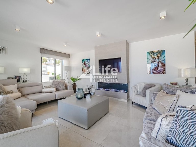 Villa for Sale in Costa Adeje, Adeje 18