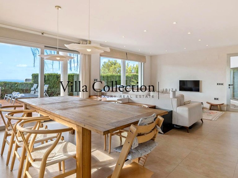 Villa for Weekly Rent in Cap Martinet, Balearic Islands 8
