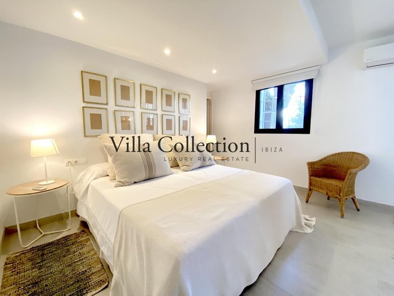 Villa for Rent in Santa Eulalia Del Rio, Islas Balerares 38