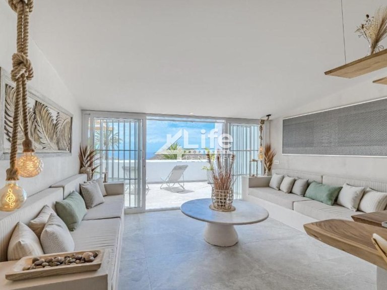 Villa for Sale in Chayofa, Arona 35