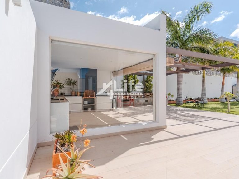 Villa for Sale in Costa Adeje, Adeje 7