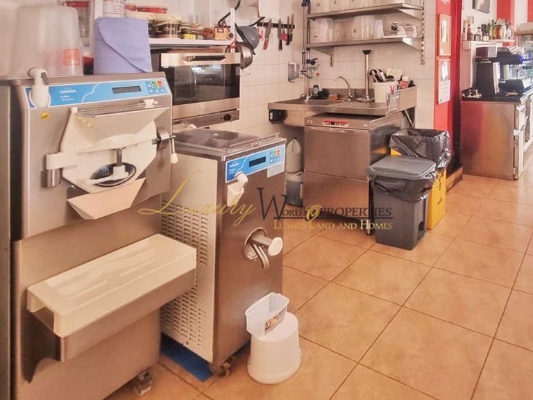 Commercial for Rent in Playa San Juan, Tenerife, España 4