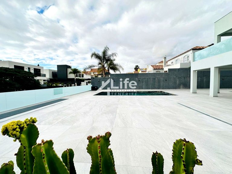 Villa for Sale in Costa Adeje, Adeje 26