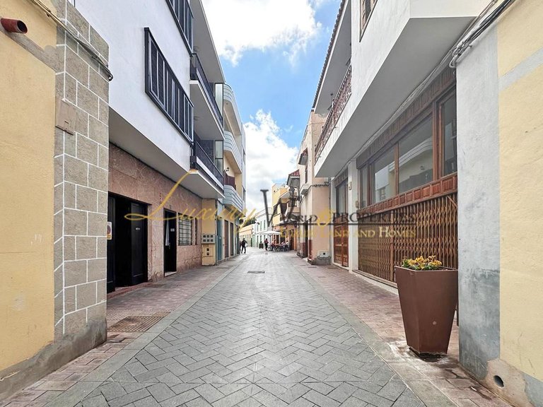 Villa for Sale in Guia De Isora, Tenerife, España 2