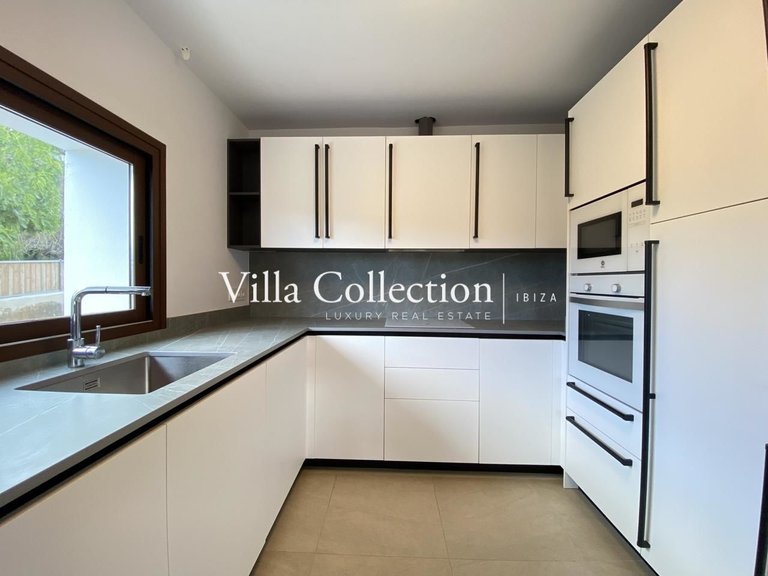Villa for Sale in Sant Josep, Balearic Islands 11