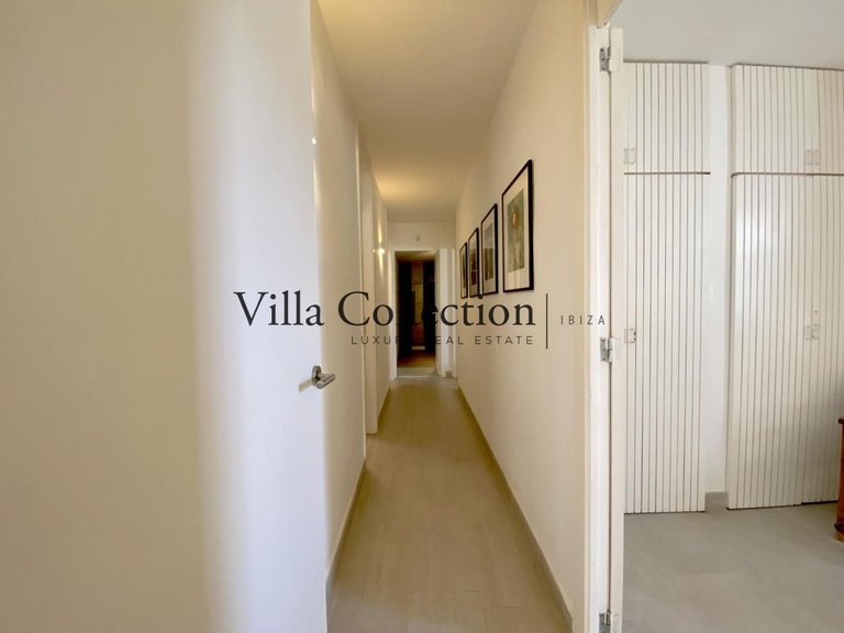 Villa for Rent in Santa Eulalia Del Rio, Islas Balerares 37