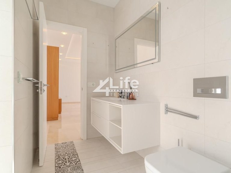 Villa for Sale in Costa Adeje, Adeje 22