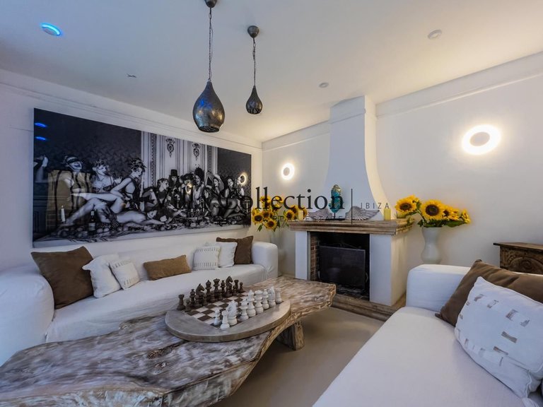 Villa for Sale in Santa Eulalia Del Rio, Balearic Islands 9