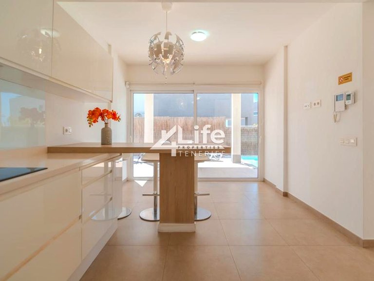 Villa for Sale in Playa Paraiso, Adeje 16