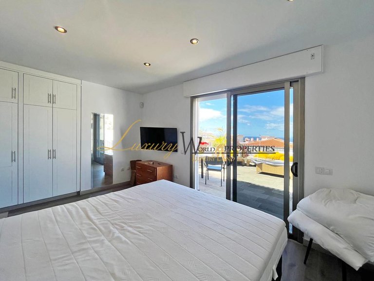 Villa for Sale in Playa De La Arena, Tenerife, España 18