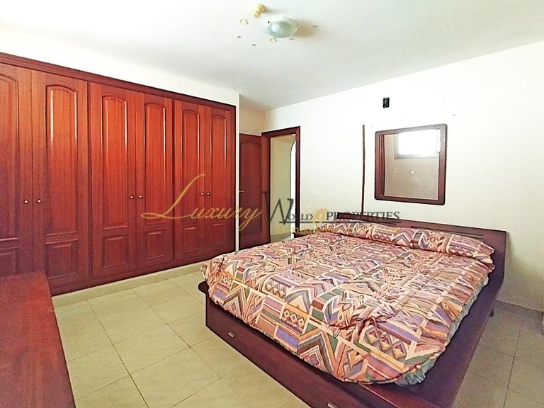 Apartment for Sale in Playa Paraiso, Tenerife, España 11